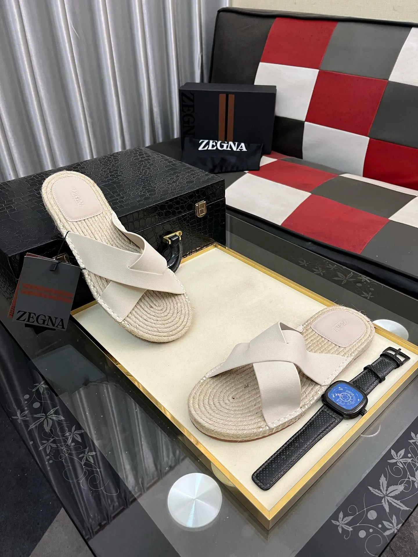 Men's shoes 💰320⌚️⌚️《HERMES》Hermès 💁♂️Men's casual slippers, compare the quality at the counter🧚🏿♂️ The upper layer has a stone pattern with clear texture, showing high-end, high-end, comfortable to wear and versatile. Purely hand-pulled, raw rubber breathable outsole, breathable and comfortable lambskin lining, 100% comfortable density, original rubber outsole wear-resistant code number 38-44. Can be customized 45-46-47